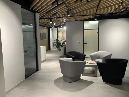 Płytki LVT w biurze w Warszawie