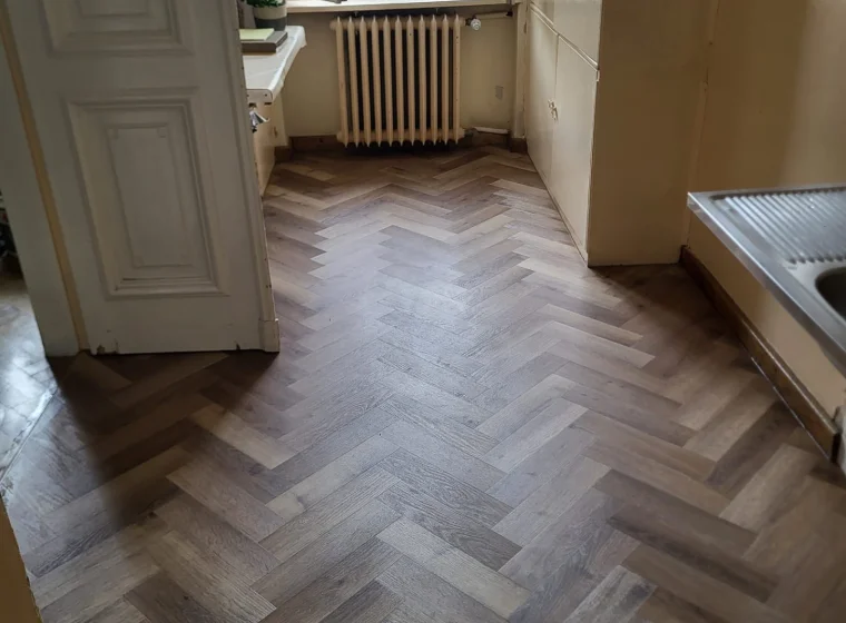 Montaż paneli LVT – Ambasada Włoch | Wykładziny Warszawa