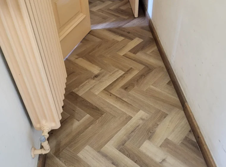 Montaż paneli LVT – Ambasada Włoch | Wykładziny Warszawa