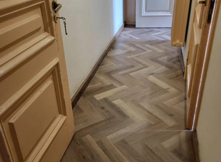 Montaż paneli LVT – Ambasada Włoch | Wykładziny Warszawa