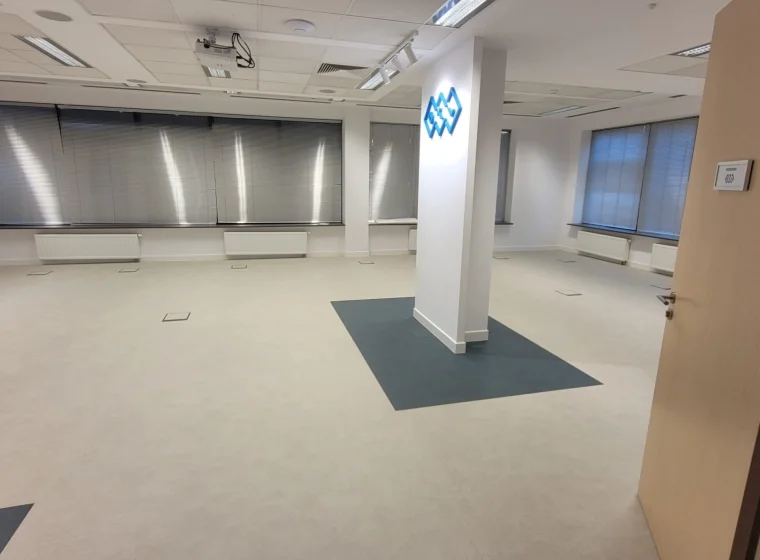 Montaż wykładzin Tarkett w biurze BTL - realizacja |Warszawa