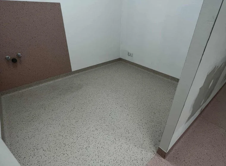 Realizacja montażu wykładziny PCW Przychodnia weterynaryjna