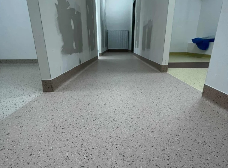 Realizacja montażu wykładziny PCW Przychodnia weterynaryjna