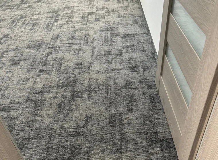 Płytki dywanowe w hotelu