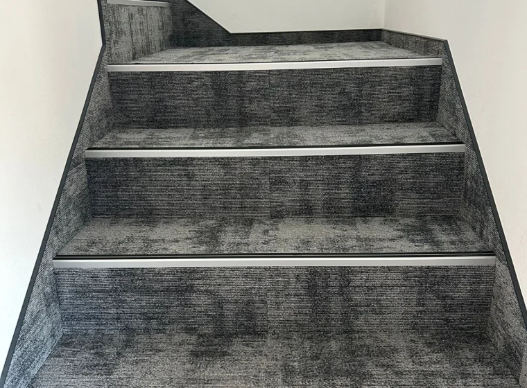 Płytki dywanowe w hotelu