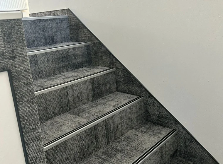 Płytki dywanowe w hotelu