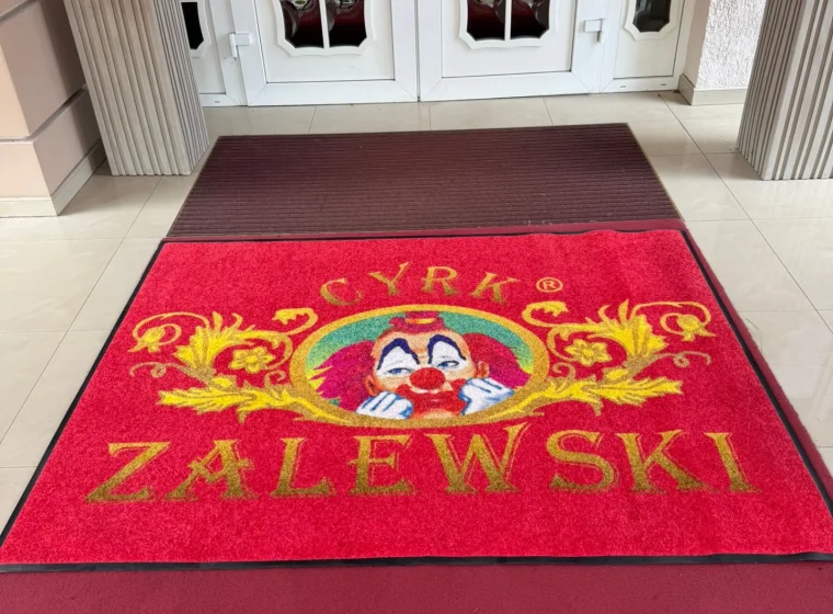 Wycieraczka z logo dla Cyrku Zalewski