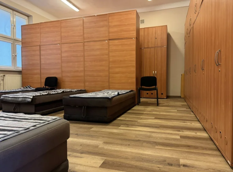 Montaż paneli winylowych w JRG Państwowej Straży Pożarnej