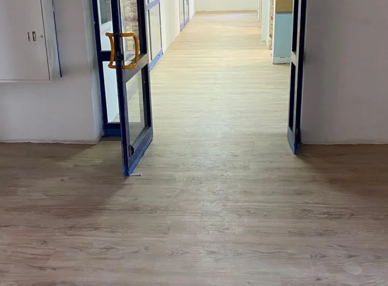 Oddział PGE - Panele LVT Forbo i Wykładziny IVC | Portfolio