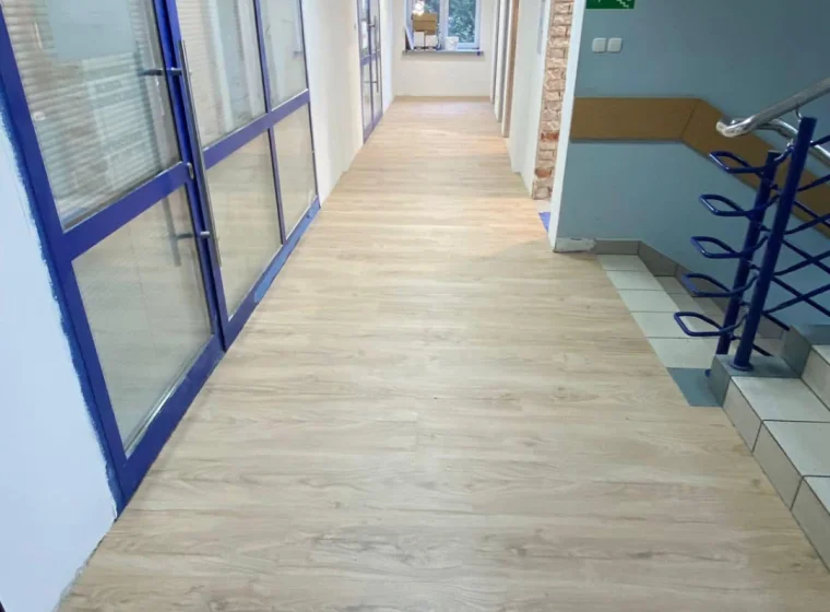 Oddział PGE - Panele LVT Forbo i Wykładziny IVC | Portfolio