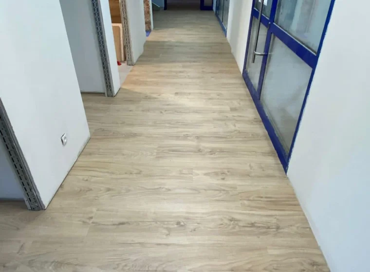 Oddział PGE - Panele LVT Forbo i Wykładziny IVC | Portfolio