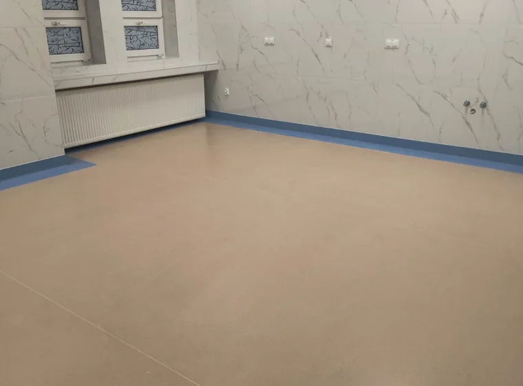 Montaż wykładziny Gerflor Tarasafe w przychodni - 300m² - Wykładziny Warszawa