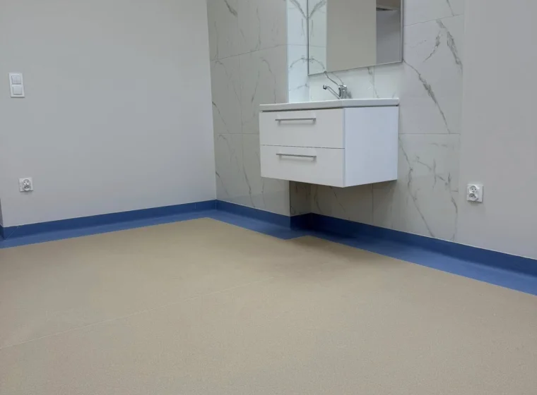 Montaż wykładziny Gerflor Tarasafe w przychodni - 300m² - Wykładziny Warszawa