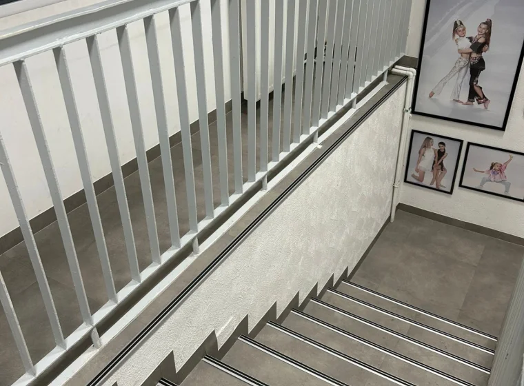 Montaż płytek LVT Gerflor – Szkoła Akrobatyki | Warszawa