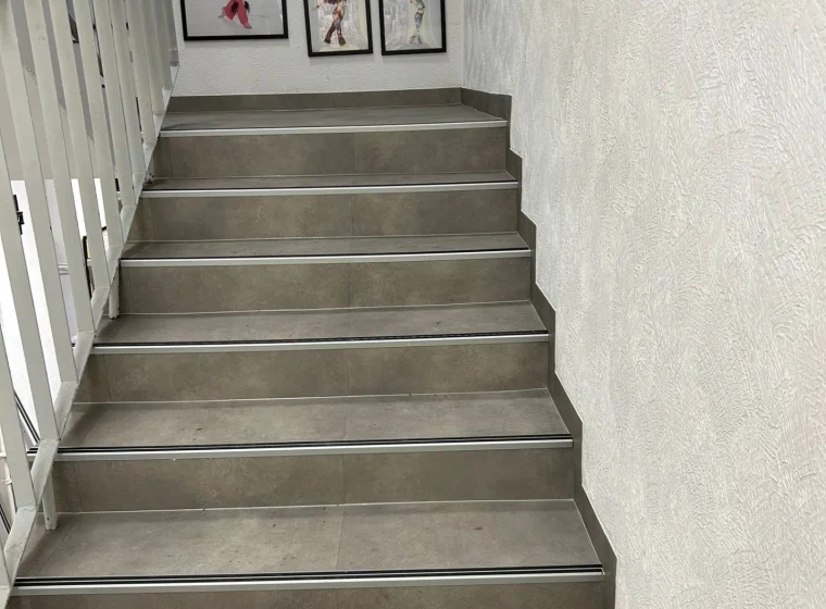 Montaż płytek LVT Gerflor – Szkoła Akrobatyki | Warszawa