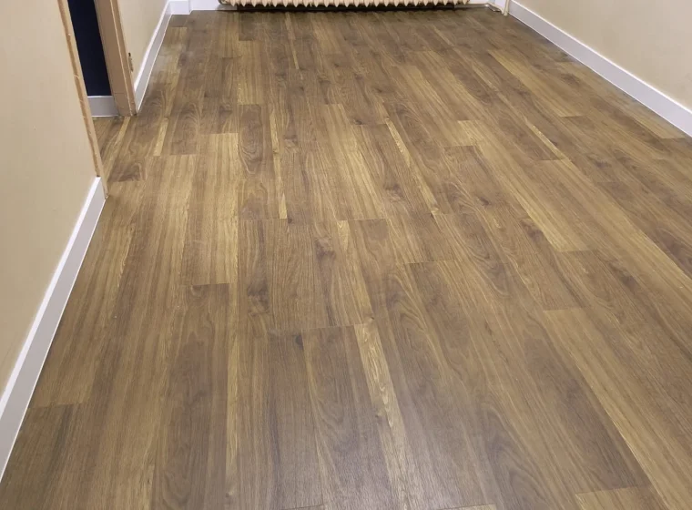 Kompleksowa wymiana podłóg w Technikum Informatycznym