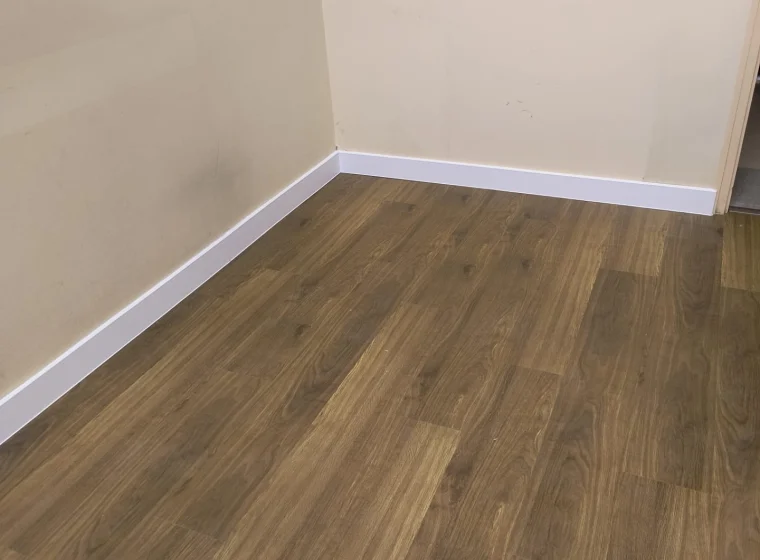 Kompleksowa wymiana podłóg w Technikum Informatycznym