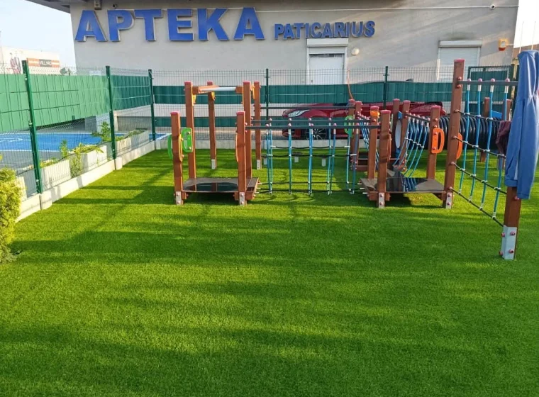Sztuczna trawa na placu zabaw 200 m² | Warszawa – realizacja