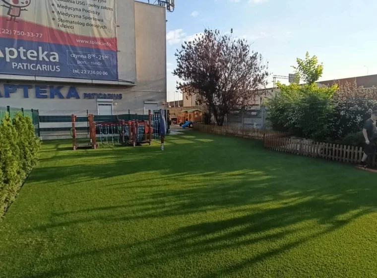 Sztuczna trawa na placu zabaw 200 m² | Warszawa – realizacja