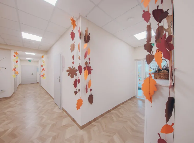 Realizacja montażu wykładziny w żłobku – 600 m² ciepła i przytulności