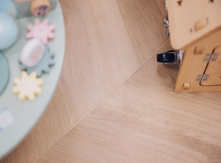 Realizacja montażu wykładziny w żłobku – 600 m² ciepła i przytulności