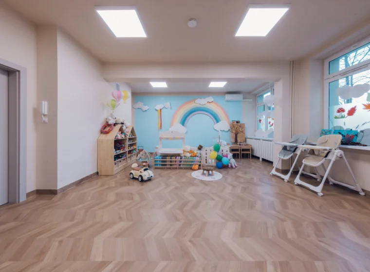 Realizacja montażu wykładziny w żłobku – 600 m² ciepła i przytulności