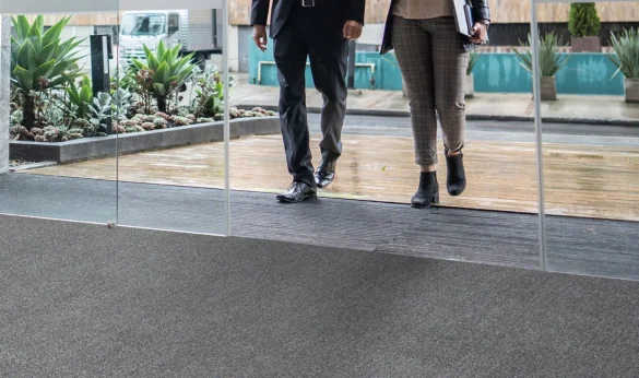 Co to są wycieraczki w formie płytek? Wycieraczki modułowe do biura