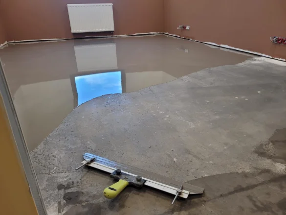 Rola gruntów i mas wyrównujących pod wykładziny obiektowe