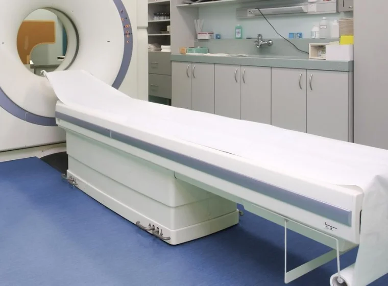 Wykładziny antybakteryjne i antygrzybiczne – jak działają, gdzie są wymagane i na co uważać